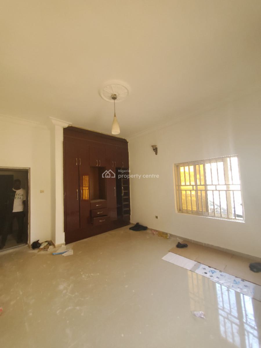 Massive 3 Bedroom Flat on The Ground Floor, By American International School, Durumi, Abuja, Flat / Apartment for Rent