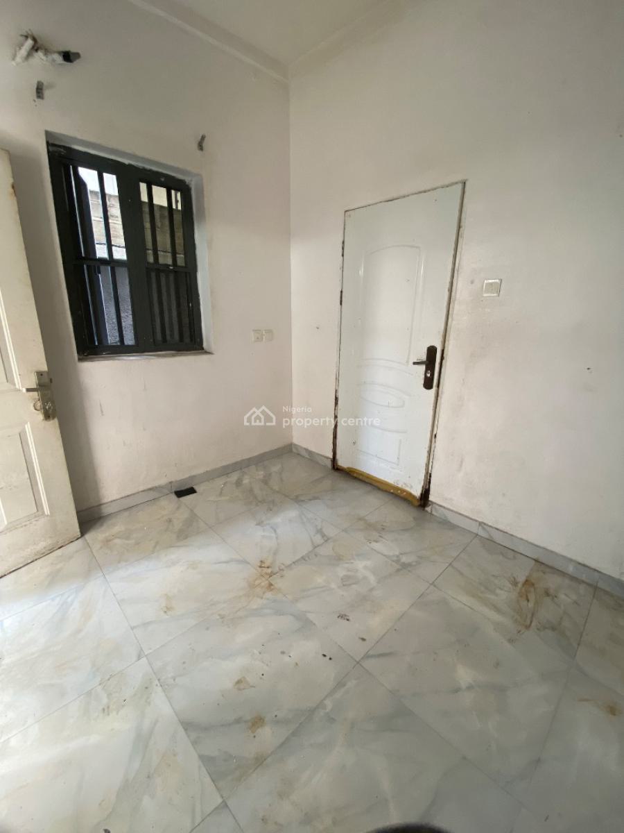 Spacious Bq Available, Osapa, Lekki, Lagos, Flat / Apartment for Rent