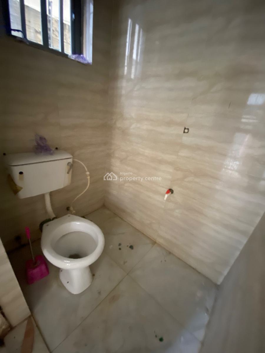 Spacious Bq Available, Osapa, Lekki, Lagos, Flat / Apartment for Rent