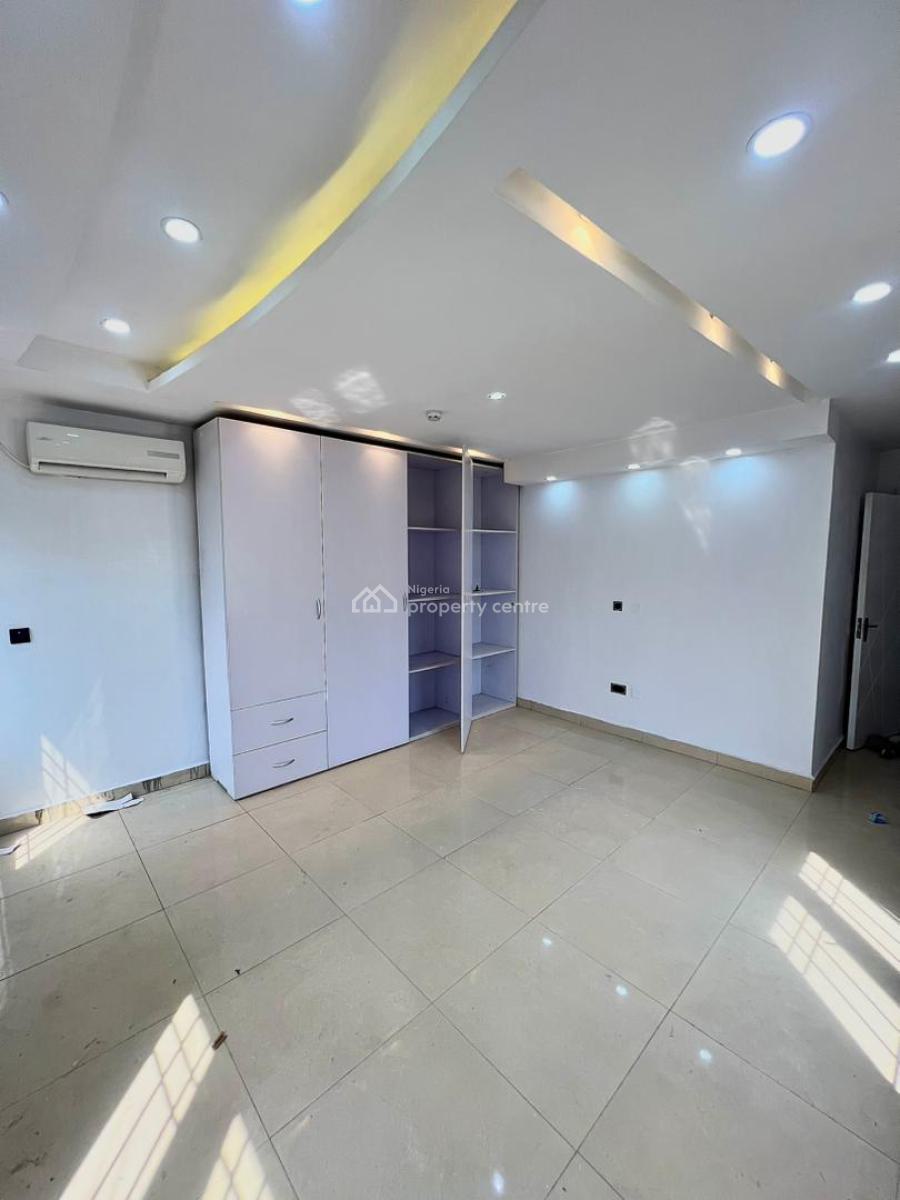 Classic 3 Bedroom Apartment with Bq and Elevator in a Secure Estate, Victoria Island (vi), Lagos, Flat / Apartment for Rent