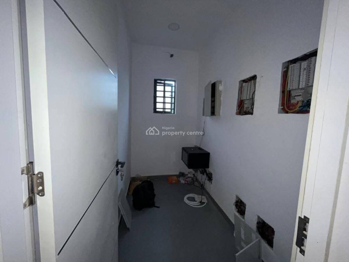 Spaciously Built 5 Bedroom Detached Duplex with Bq, Pinewood Estate, Off Freedom Way, Lekki Phase 1, Lekki, Lagos, Detached Duplex for Sale