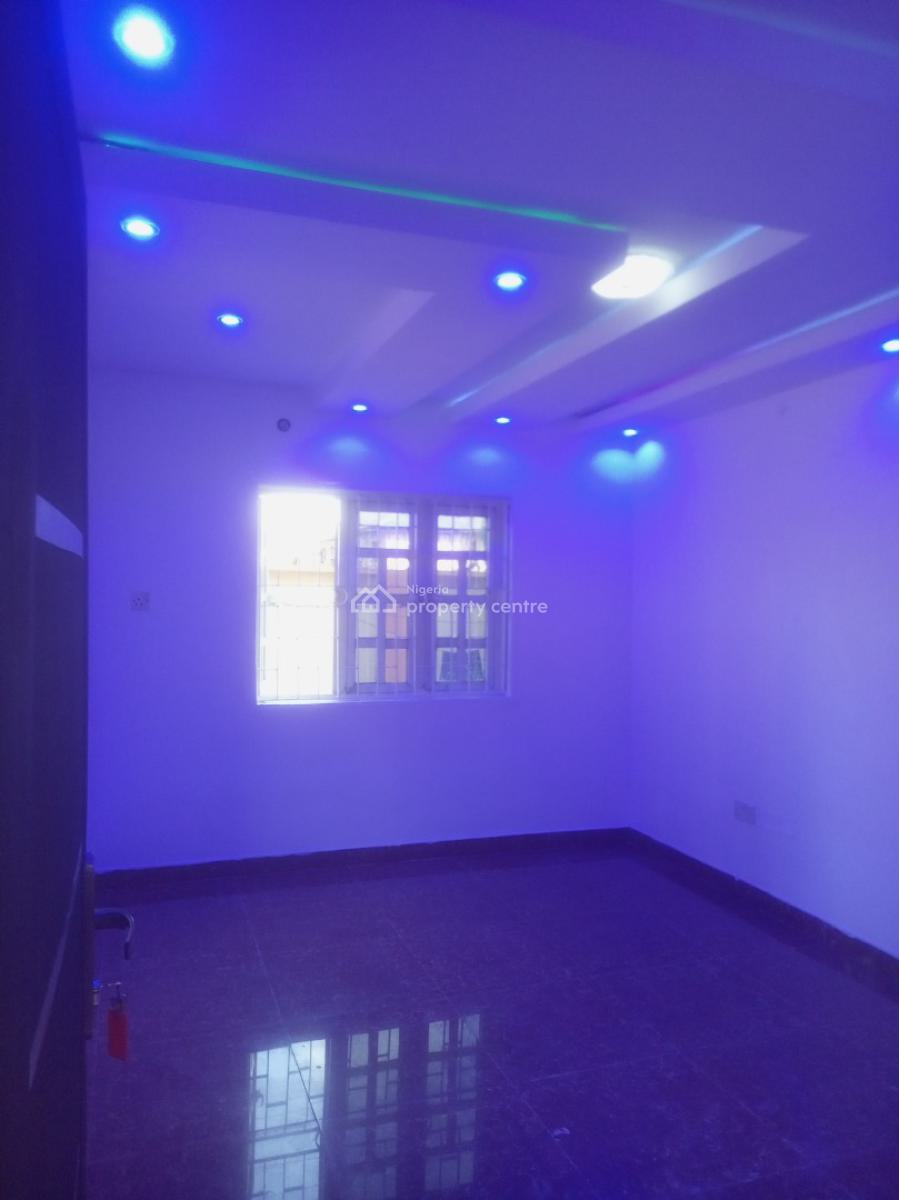 Sharp Mini Flat, Bucknor Estate, Isolo, Lagos, Mini Flat (room and Parlour) for Rent
