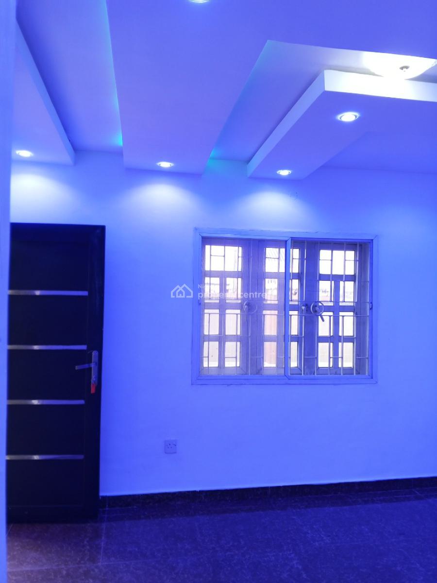 Sharp Mini Flat, Bucknor Estate, Isolo, Lagos, Mini Flat (room and Parlour) for Rent