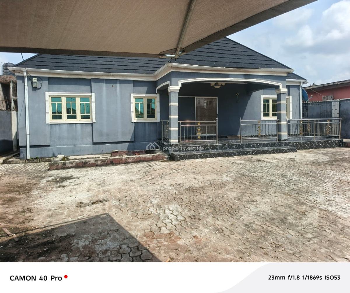 Executive 4 Bedroom Bungalow, Abule Taylor/u-turn, Abule Egba, Agege, Lagos, Detached Bungalow for Sale