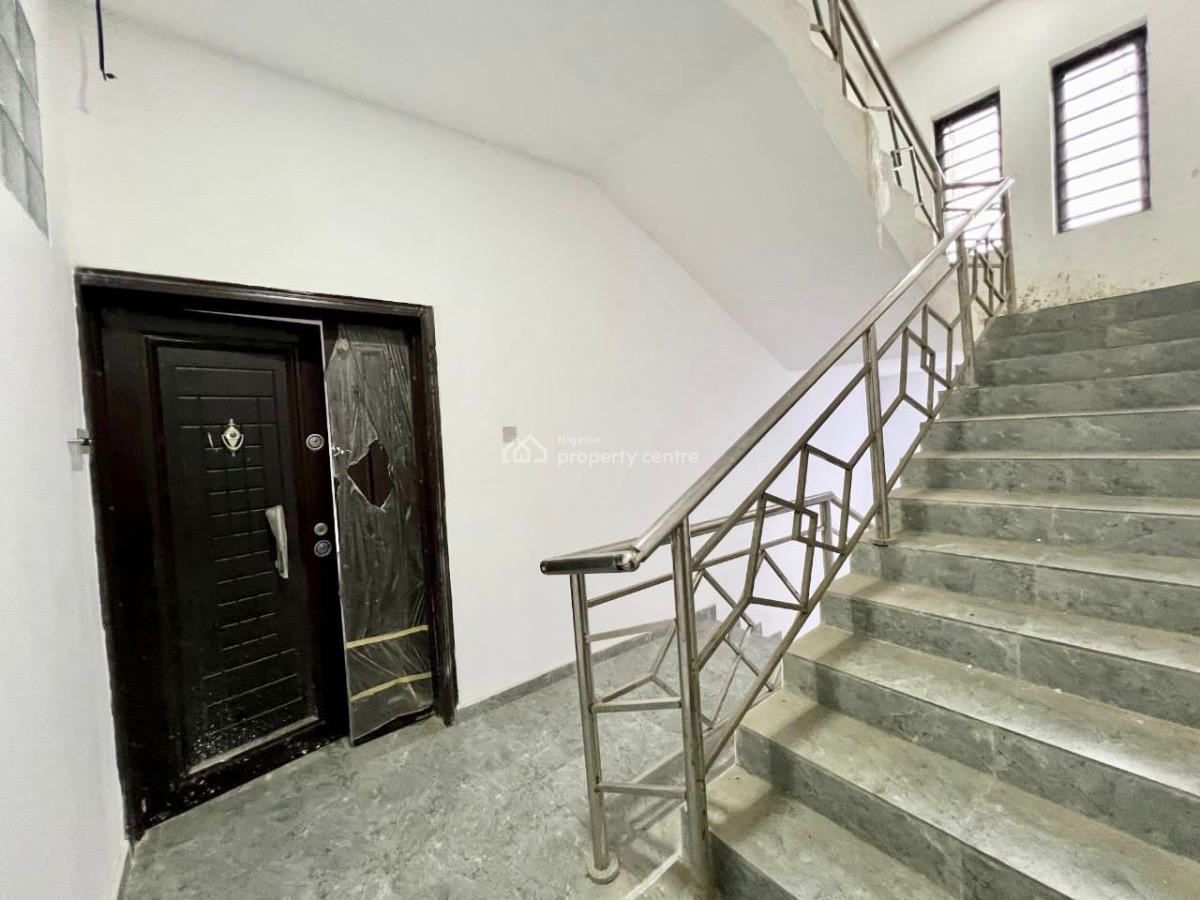 Spacious 3 Bedroom Apartment All Rooms En Suite with Bq, Lekki Phase 1, Lekki, Lagos, Block of Flats for Sale
