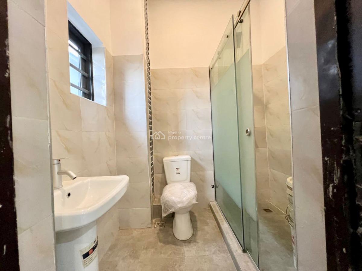 Spacious 3 Bedroom Apartment All Rooms En Suite with Bq, Lekki Phase 1, Lekki, Lagos, Block of Flats for Sale