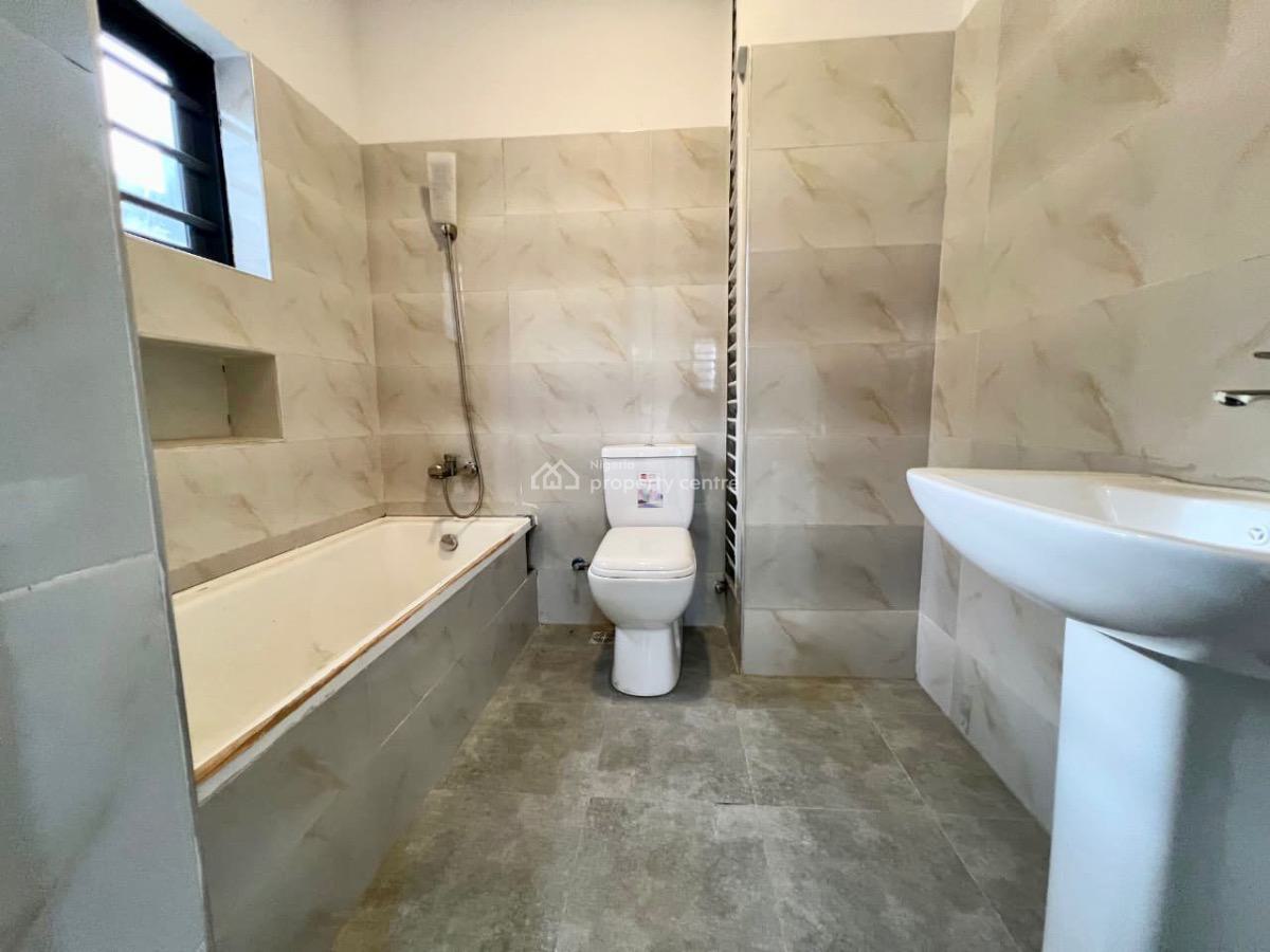 Spacious 3 Bedroom Apartment All Rooms En Suite with Bq, Lekki Phase 1, Lekki, Lagos, Block of Flats for Sale