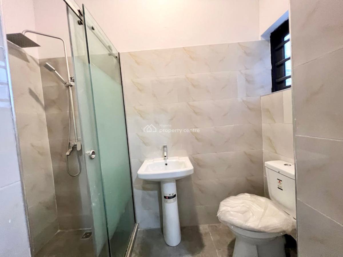 Spacious 3 Bedroom Apartment All Rooms En Suite with Bq, Lekki Phase 1, Lekki, Lagos, Block of Flats for Sale