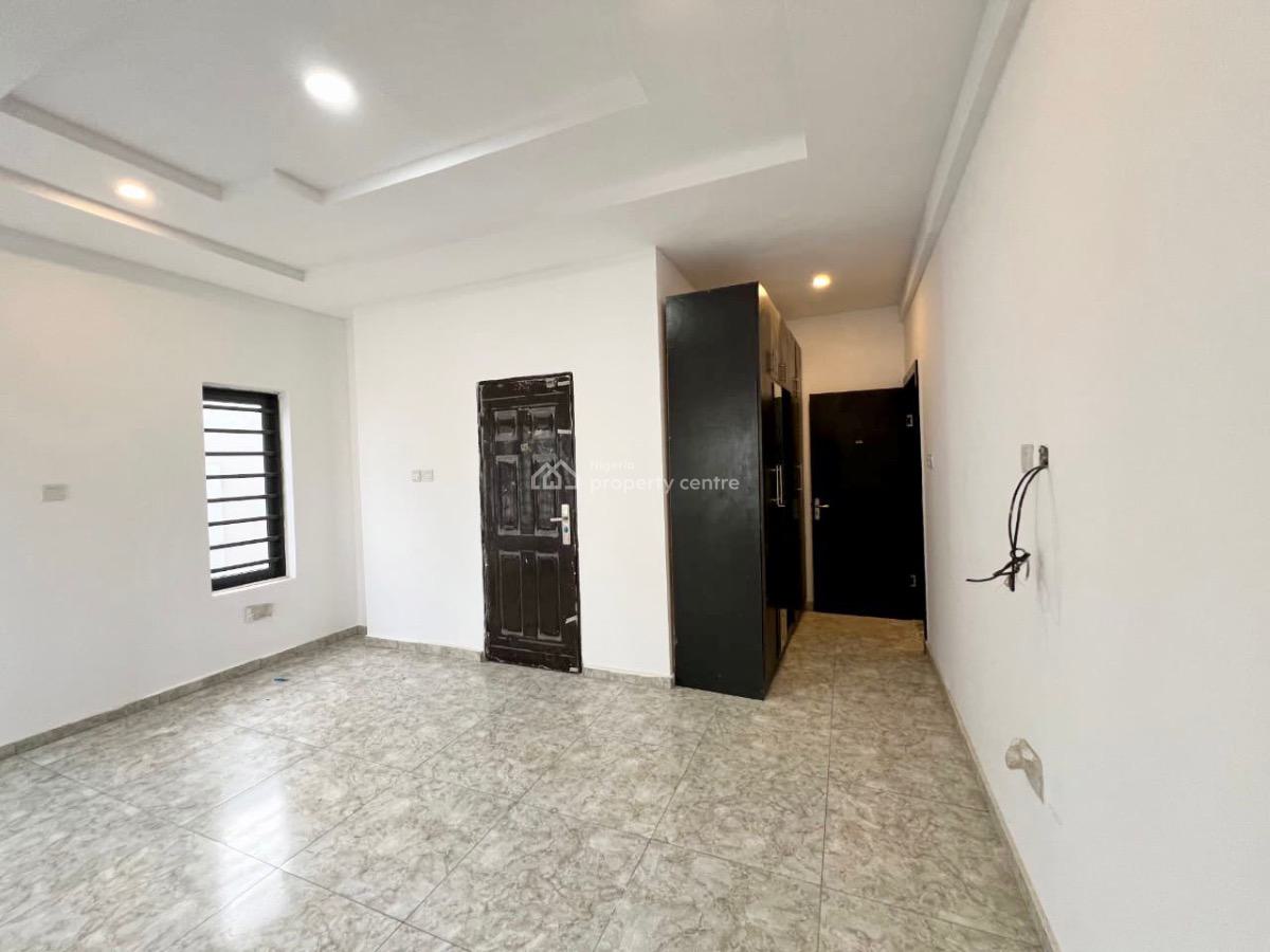 Spacious 3 Bedroom Apartment All Rooms En Suite with Bq, Lekki Phase 1, Lekki, Lagos, Block of Flats for Sale