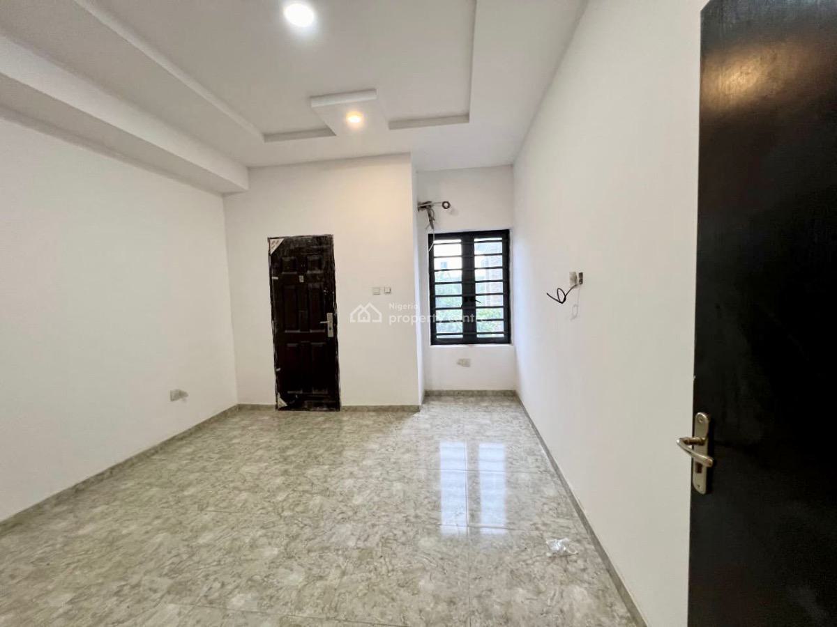Spacious 3 Bedroom Apartment All Rooms En Suite with Bq, Lekki Phase 1, Lekki, Lagos, Block of Flats for Sale