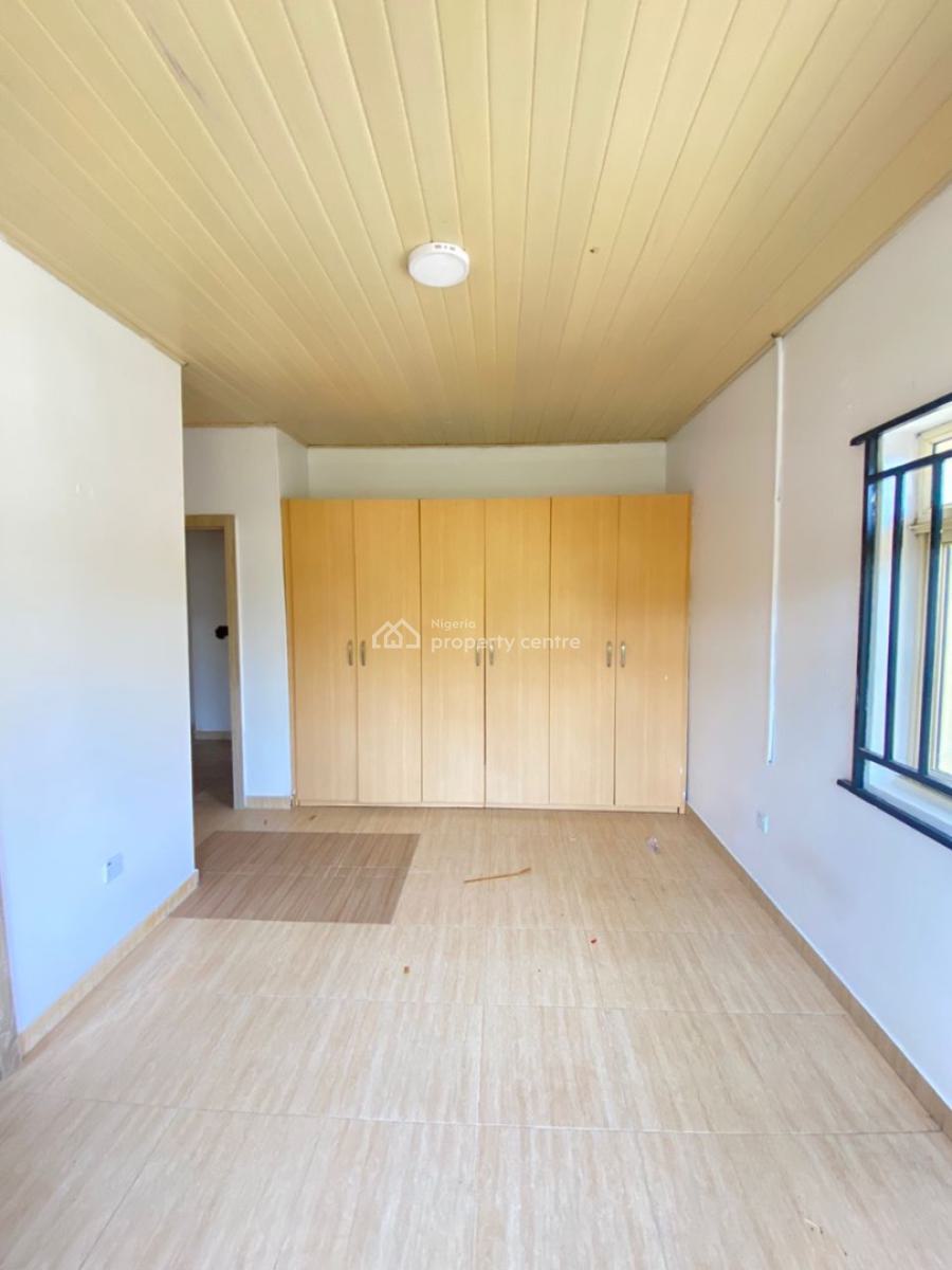 Spacious and Clean 3 Bedroom Apartment, Ikota, Lekki, Lagos, Flat / Apartment for Rent