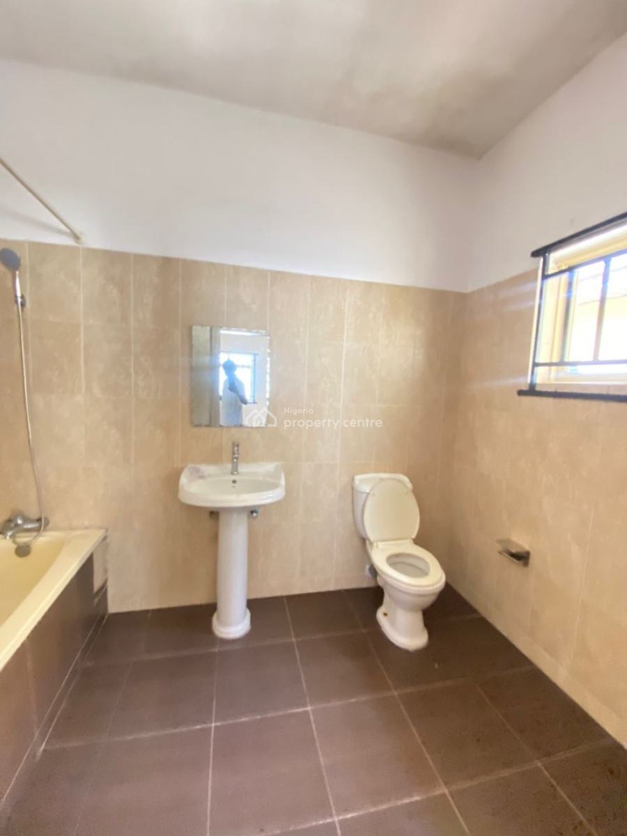 Spacious and Clean 3 Bedroom Apartment, Ikota, Lekki, Lagos, Flat / Apartment for Rent