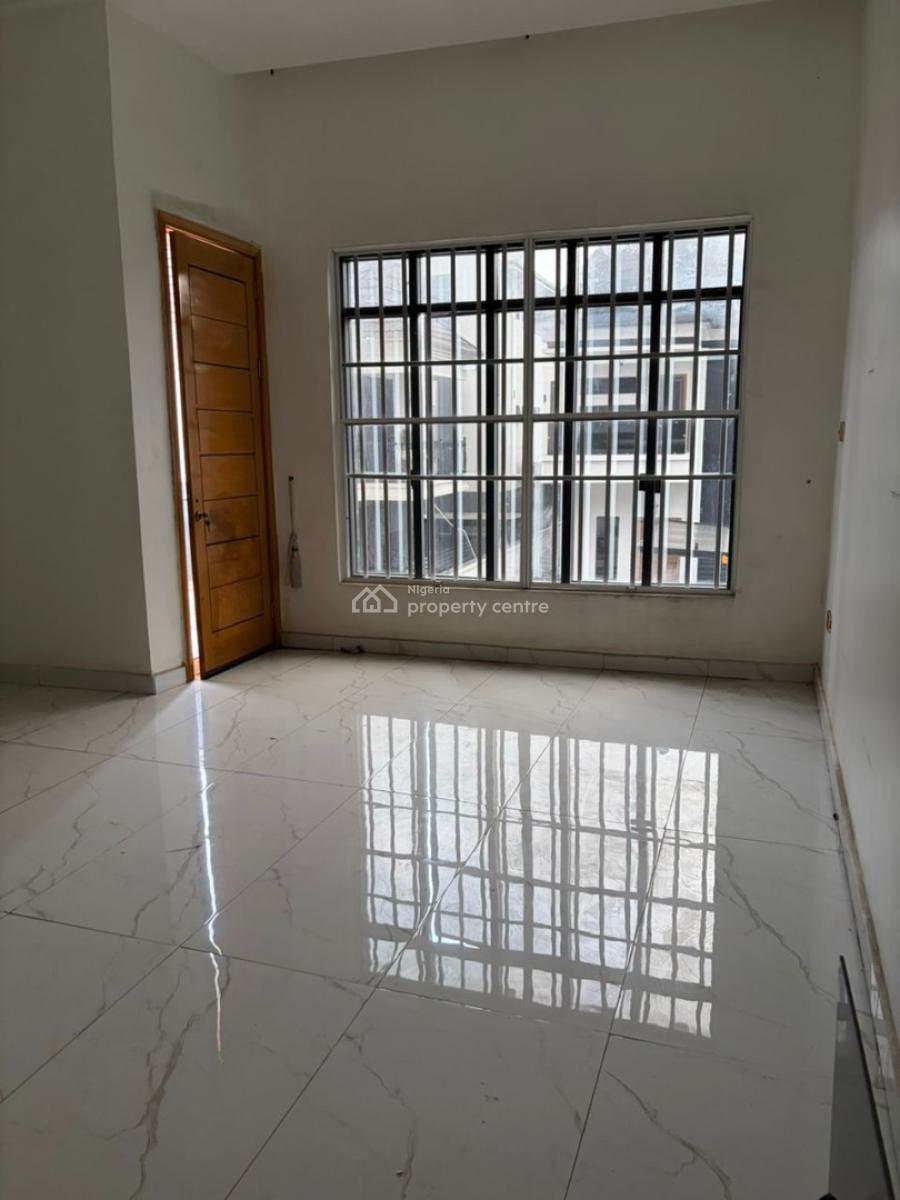 Spacious Master Bedroom Available, Chevron, Lekki, Lagos, Self Contain (single Rooms) for Rent