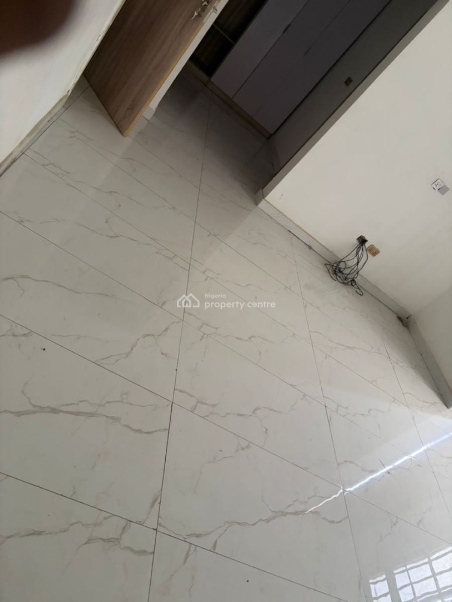 Spacious Master Bedroom Available, Chevron, Lekki, Lagos, Self Contain (single Rooms) for Rent