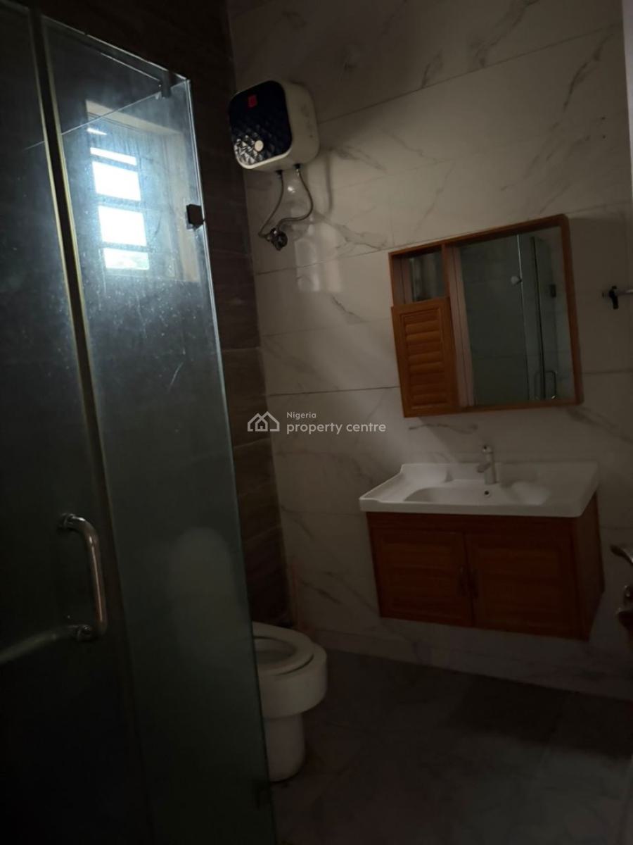 Spacious Master Bedroom Available, Chevron, Lekki, Lagos, Self Contain (single Rooms) for Rent