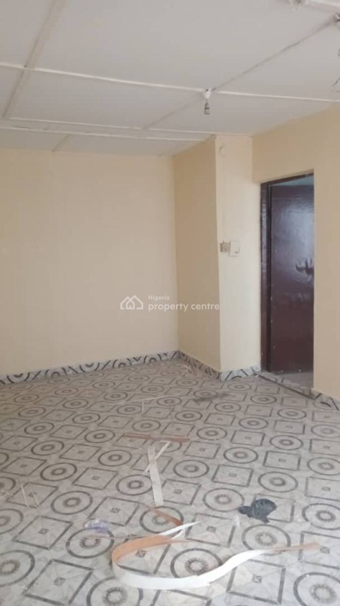 Newly and Tastefully Renovated 3 Bedroom Flat  with Modern Facilities, Surulere, Surulere, Lagos, Flat / Apartment for Rent