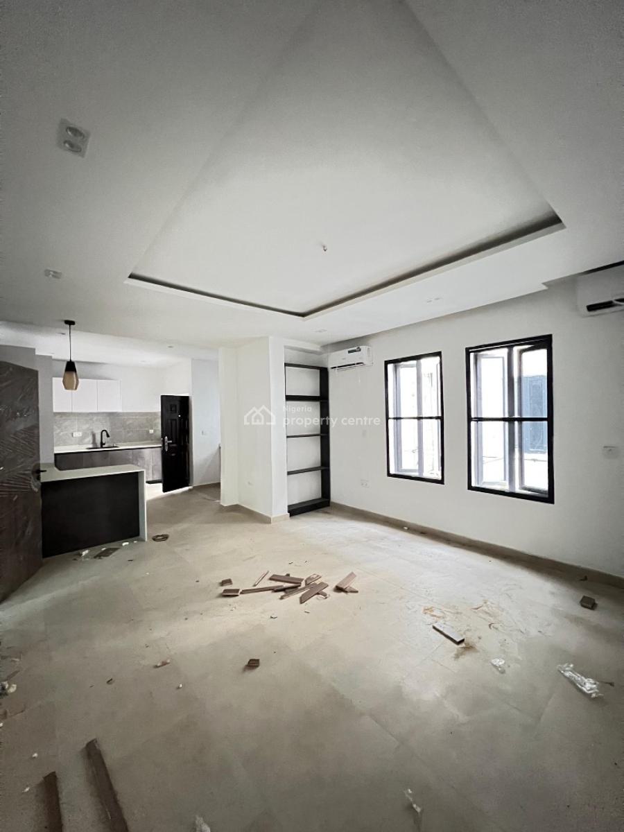 4 Bedroom Decent Terrace Home, Lekki Phase 1, Lekki, Lagos, Terraced Duplex for Sale