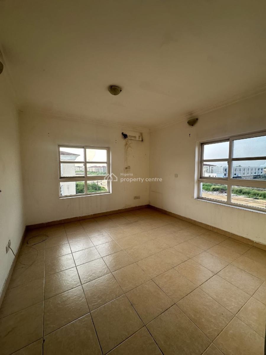 Spacious 3 Bedroom Flat with Bq, Bourdillon Court Estate Chevron Drive, Lekki, Lagos, Flat / Apartment for Sale