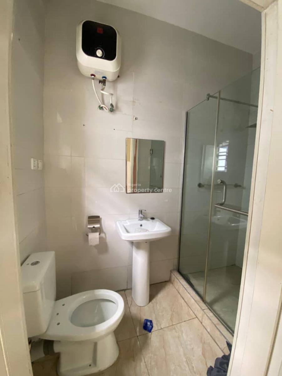 Shared Apartment, Conservation Road, Lekki, Lagos, Flat / Apartment for Rent