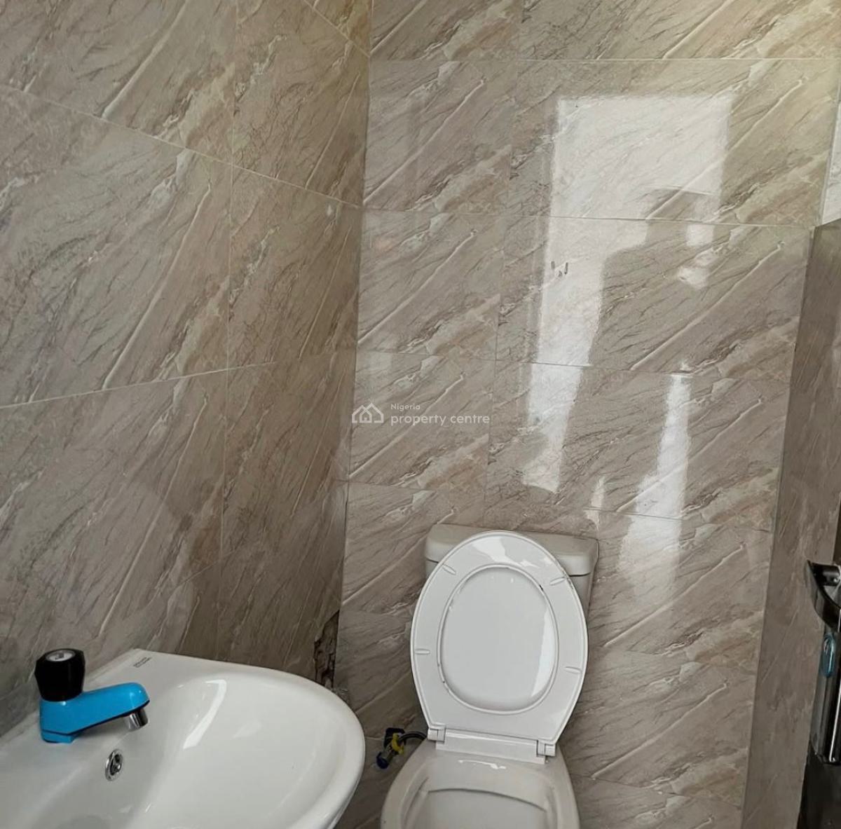 Luxury Three Bedroom Apartment, Main Wuye, Wuye, Abuja, Block of Flats for Sale