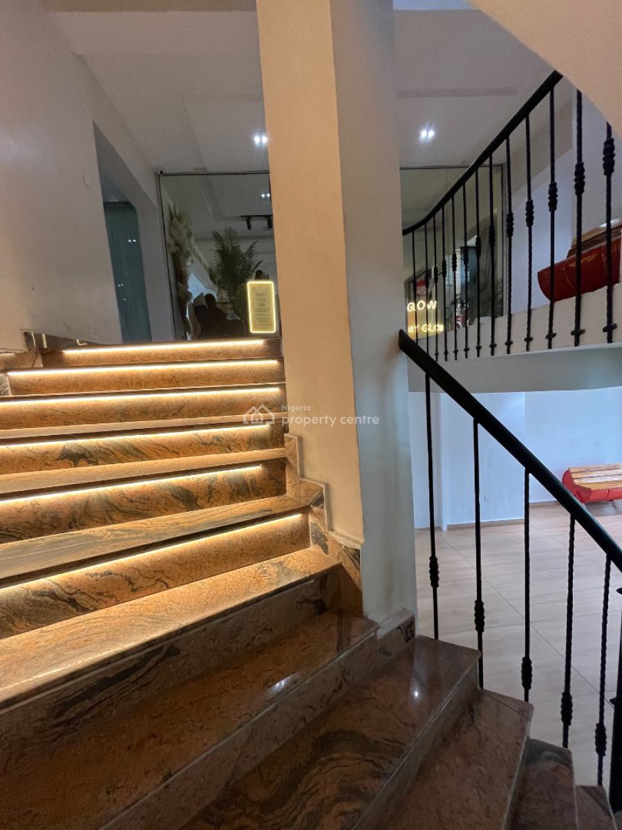 Shop Space Available in a Very Busy Road in Lekki Phase 1, Lekki Phase 1, Lekki, Lagos, Shop for Rent