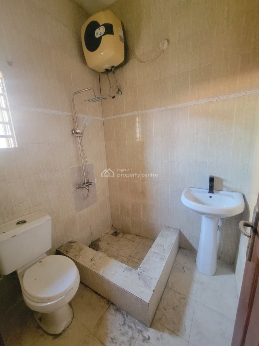 Spacious and Sharp 3 Bedroom Apartment, Silver Point Estate, Badore, Ajah, Lagos, Flat / Apartment for Rent
