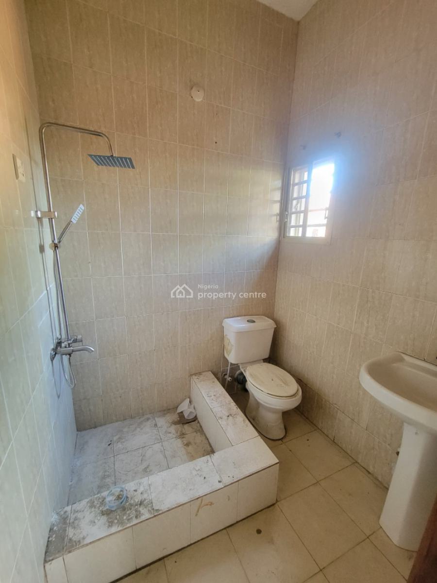 Spacious and Sharp 3 Bedroom Apartment, Silver Point Estate, Badore, Ajah, Lagos, Flat / Apartment for Rent