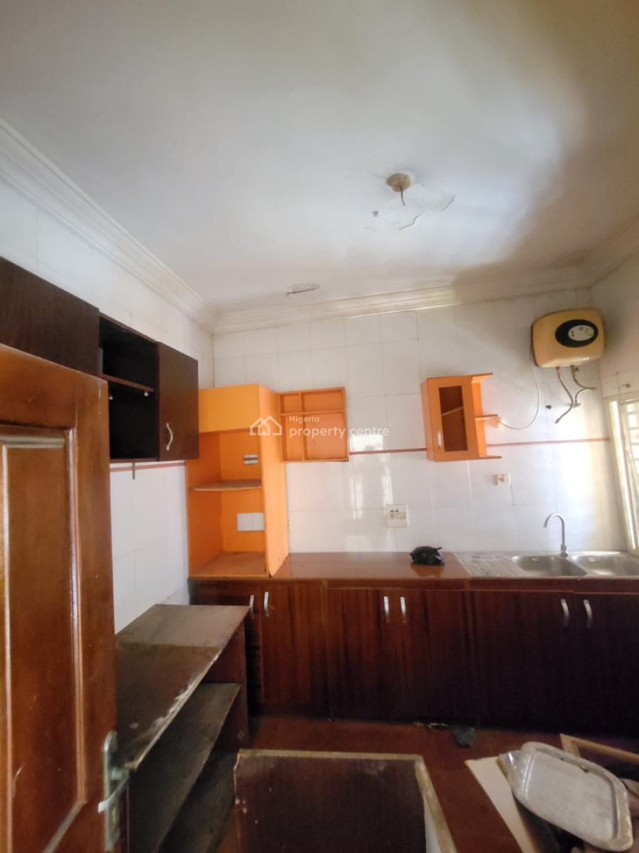 Spacious and Sharp 3 Bedroom Apartment, Silver Point Estate, Badore, Ajah, Lagos, Flat / Apartment for Rent