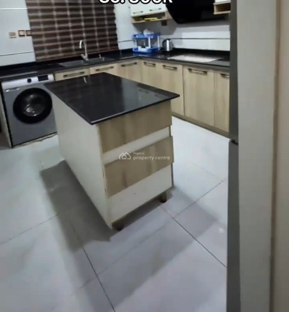 Furnished Spacious Bedroom{ Downstairs}  Inside a Shared Apt { Video}, Royal Pine Estate Orchid Road, Lekki, Lagos, Self Contain (single Rooms) for Rent