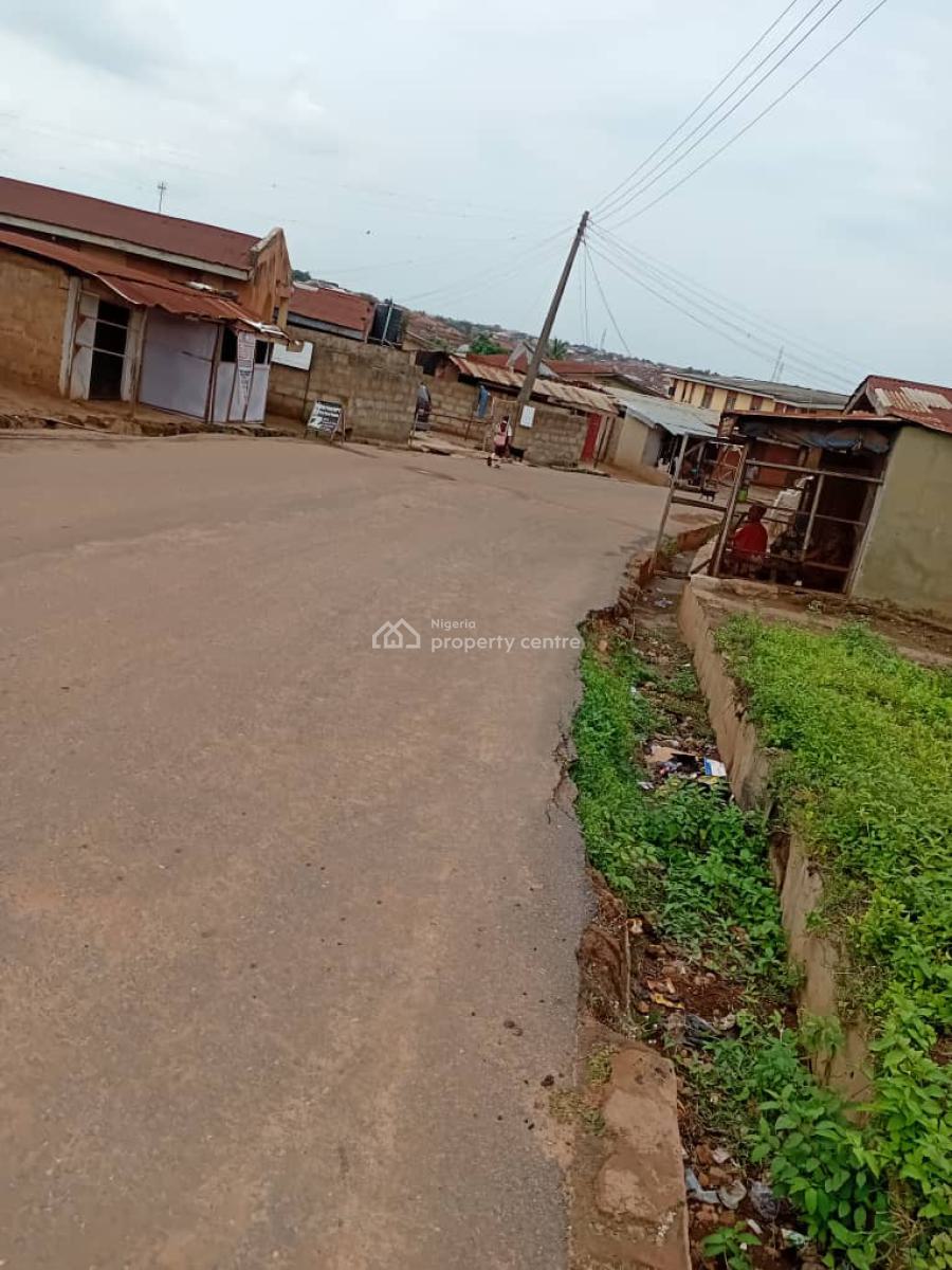 10 Shops on One and Half Plot, Alakia Airport Area, Ibadan, Oyo, Mixed-use Land for Sale