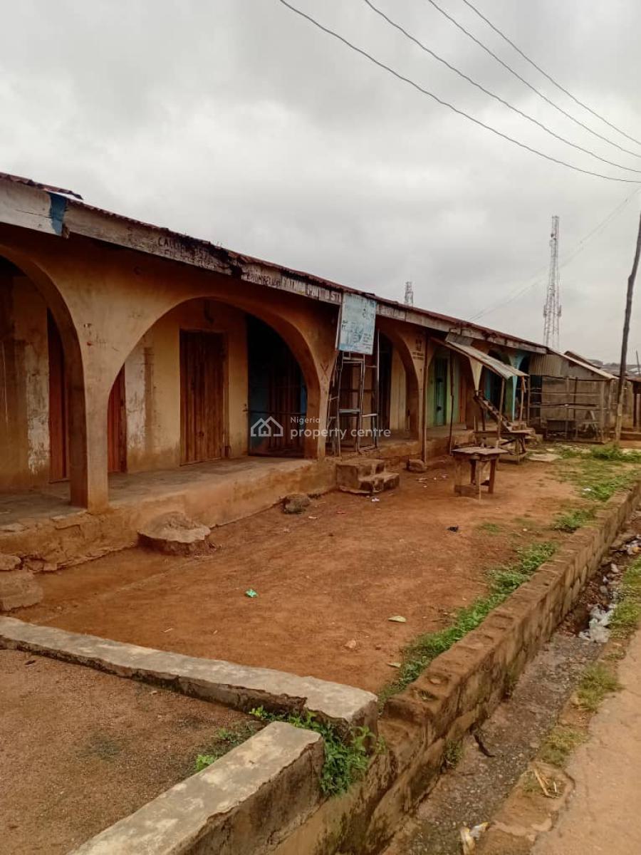 10 Shops on One and Half Plot, Alakia Airport Area, Ibadan, Oyo, Mixed-use Land for Sale
