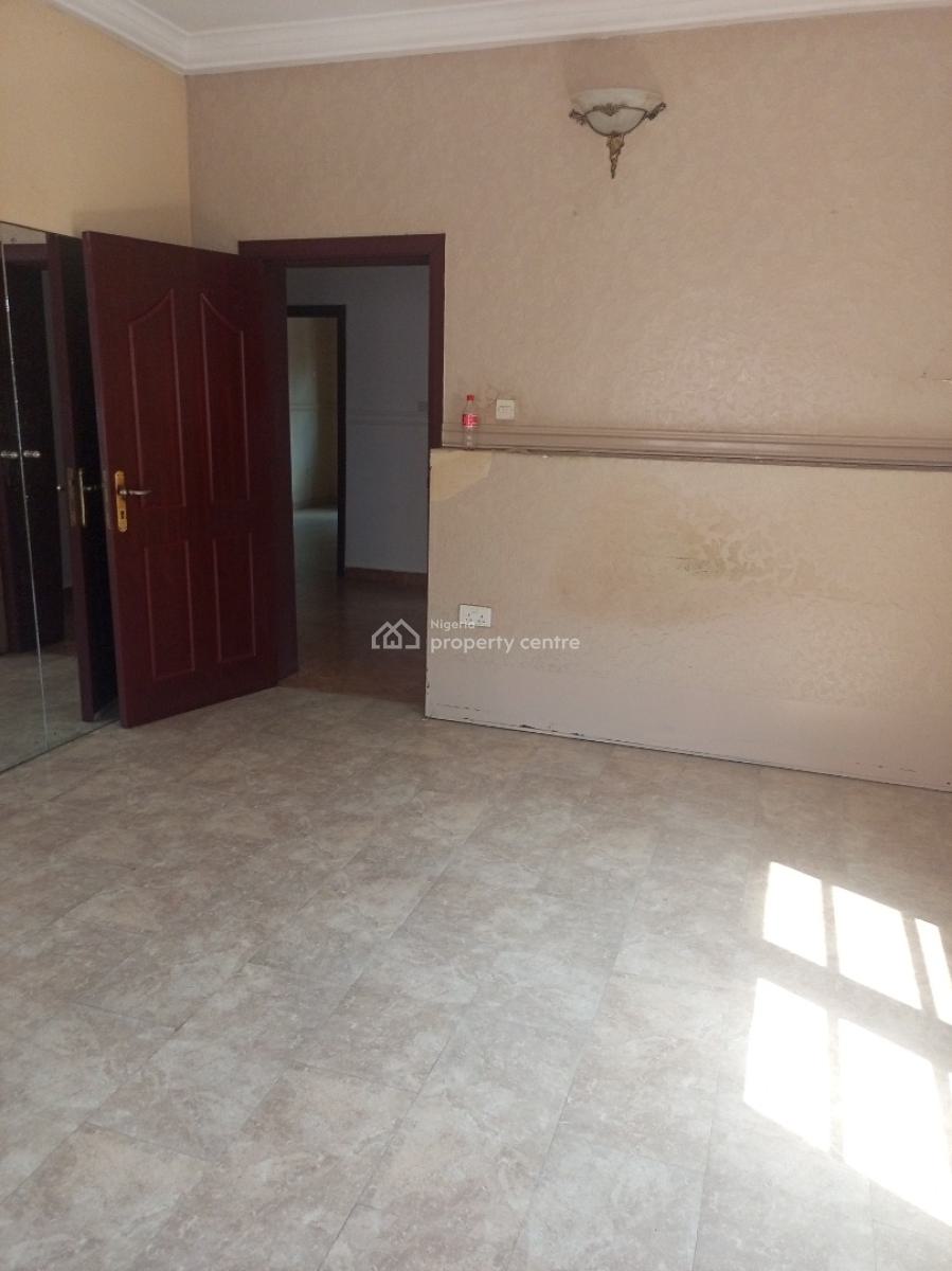 Spacious 3bedroom Secured Estate Upstairs Ample Park, Secured Estate, Osapa, Lekki, Lagos, Flat / Apartment for Rent