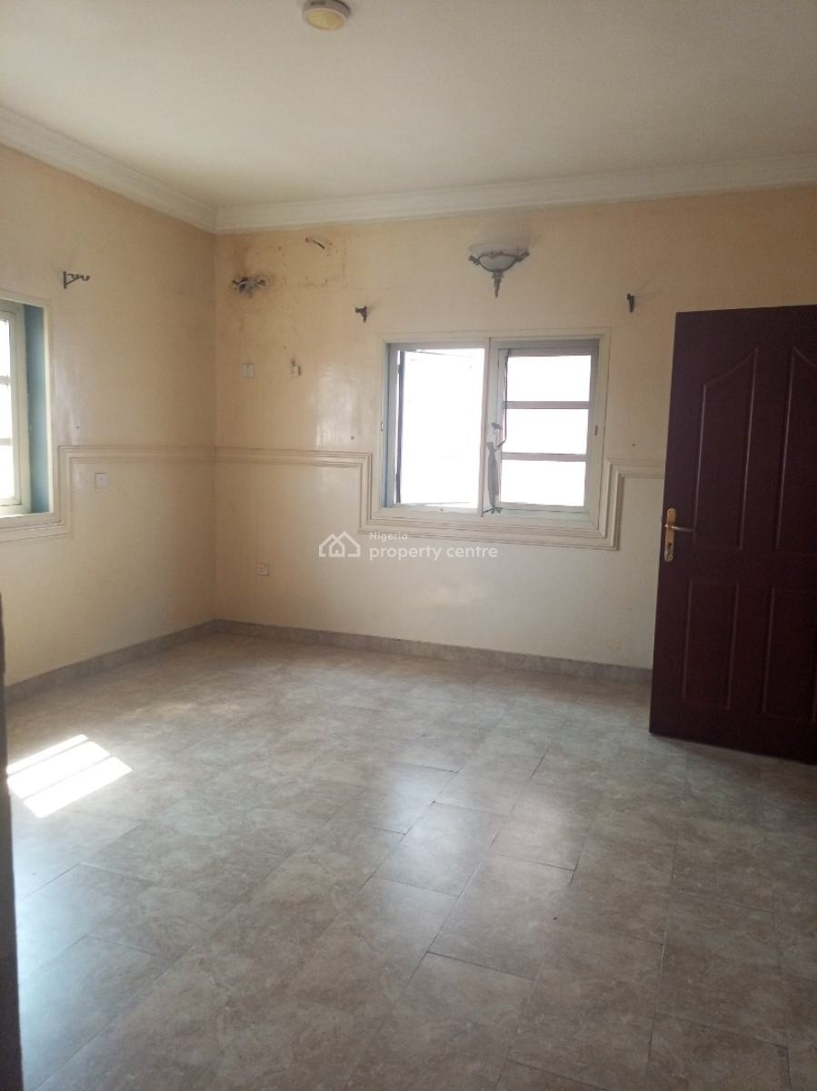 Spacious 3bedroom Secured Estate Upstairs Ample Park, Secured Estate, Osapa, Lekki, Lagos, Flat / Apartment for Rent