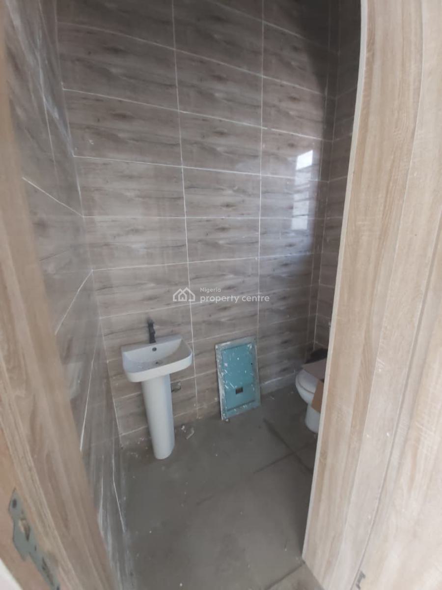 Exquisite Spacious Shop, Applewood Mall, Orchid, Lekki Phase 2, Lekki, Lagos, Shop for Rent