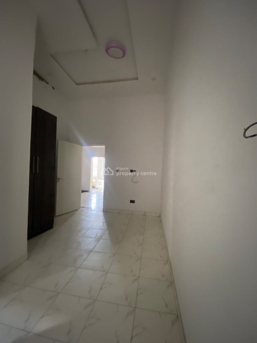 Luxury 3bed Wt Bq in a Very Secured Estate with Clean Water, Light, Ikota Estate, Beside Lekki County, Lekki, Lagos, Terraced Duplex for Sale