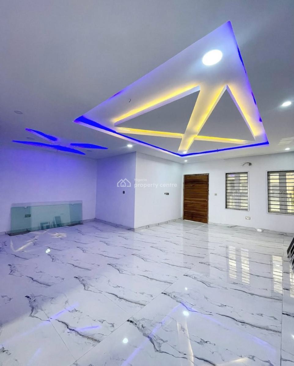 Newly Built and Serviced with 24/7 Power Supply 2 Bedroom En-suite Fla, Lekki Phase 1, Lekki, Lagos, Flat / Apartment for Rent