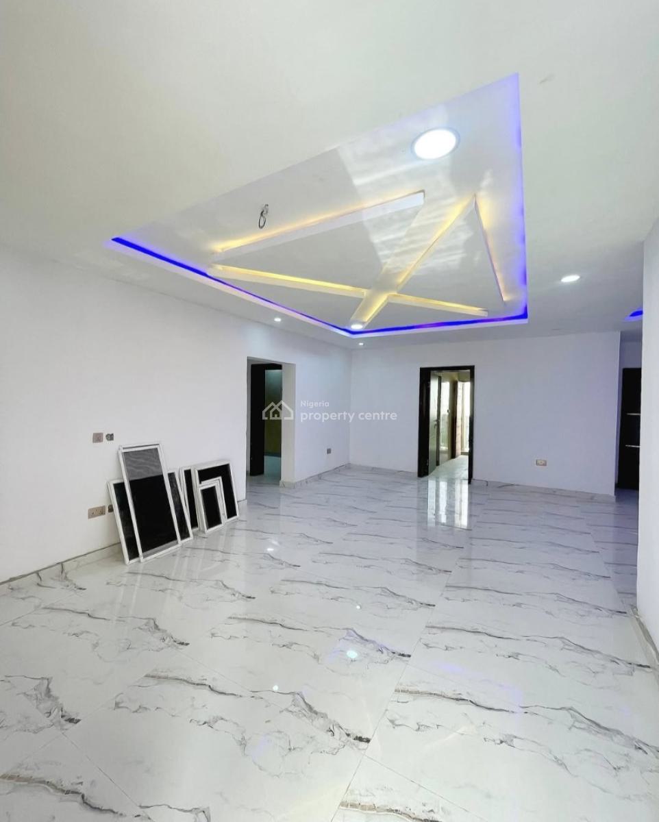 Newly Built and Serviced with 24/7 Power Supply 2 Bedroom En-suite Fla, Lekki Phase 1, Lekki, Lagos, Flat / Apartment for Rent