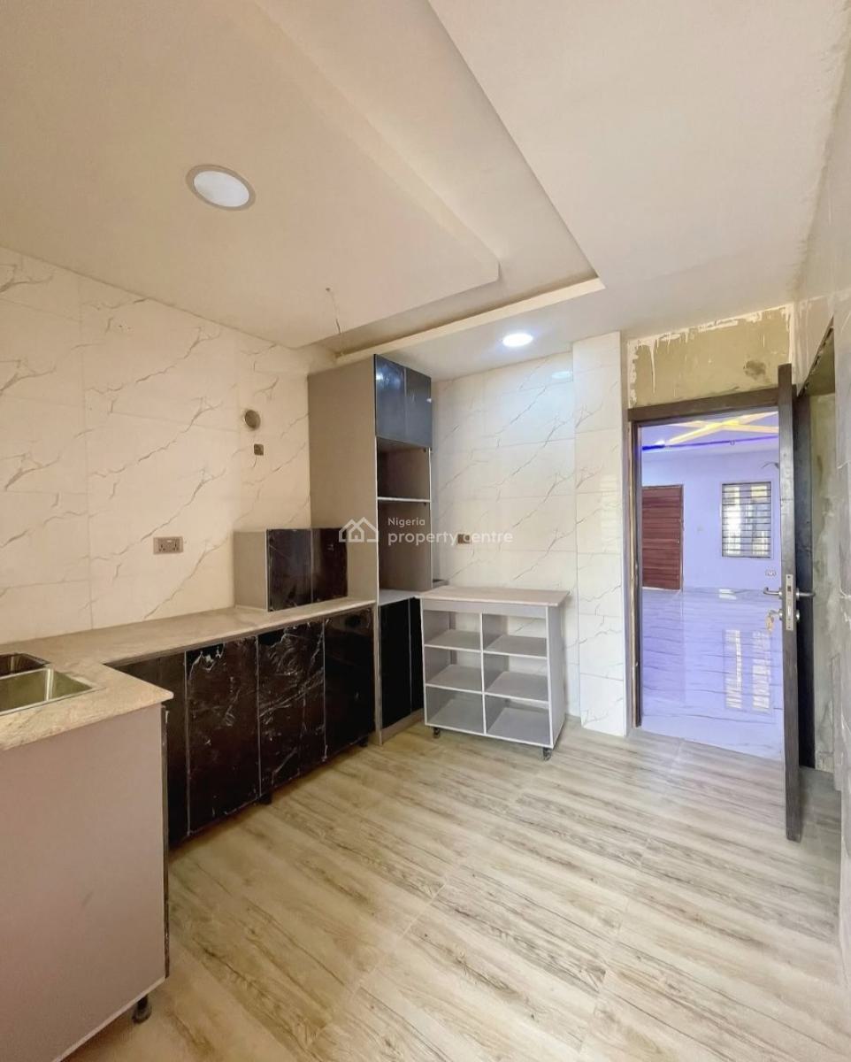 Newly Built and Serviced with 24/7 Power Supply 2 Bedroom En-suite Fla, Lekki Phase 1, Lekki, Lagos, Flat / Apartment for Rent