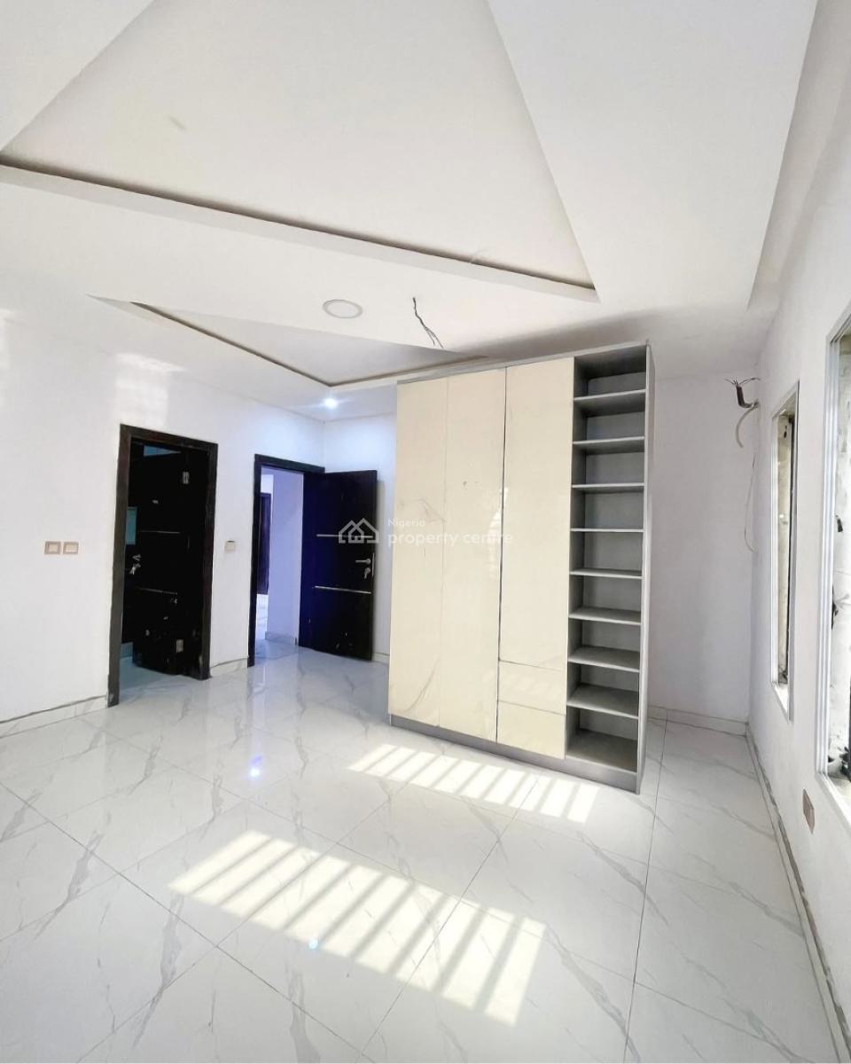 Newly Built and Serviced with 24/7 Power Supply 2 Bedroom En-suite Fla, Lekki Phase 1, Lekki, Lagos, Flat / Apartment for Rent