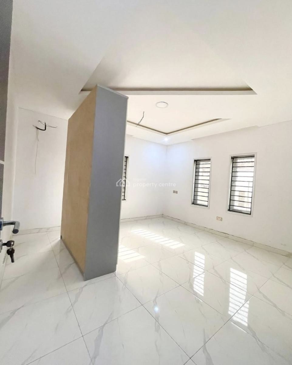 Newly Built and Serviced with 24/7 Power Supply 2 Bedroom En-suite Fla, Lekki Phase 1, Lekki, Lagos, Flat / Apartment for Rent