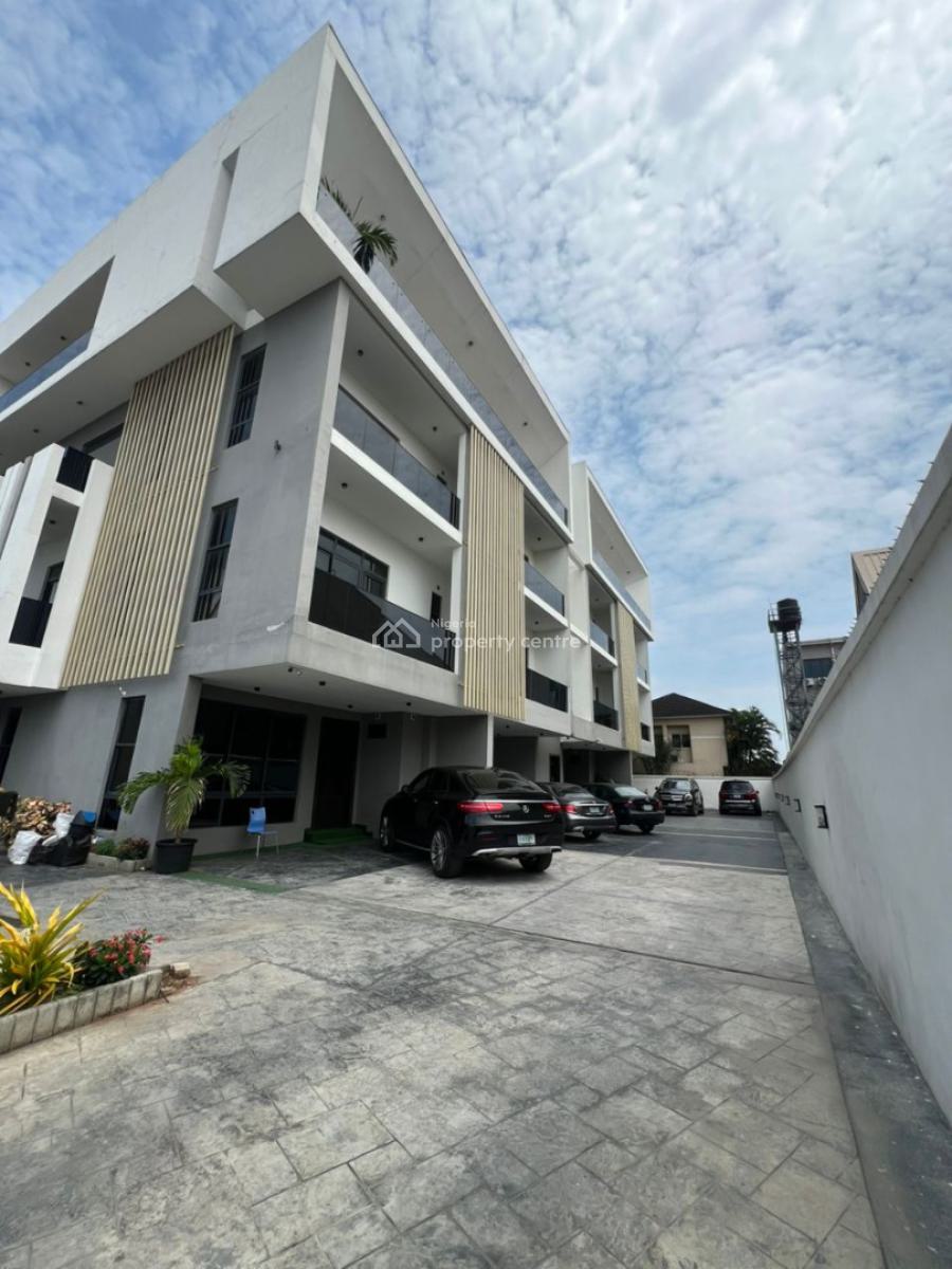 a Classic Furnished 3bedroom Penthouse, in The Heart of Lekki Phase1, Lekki Phase 1, Lekki, Lagos, Block of Flats for Sale