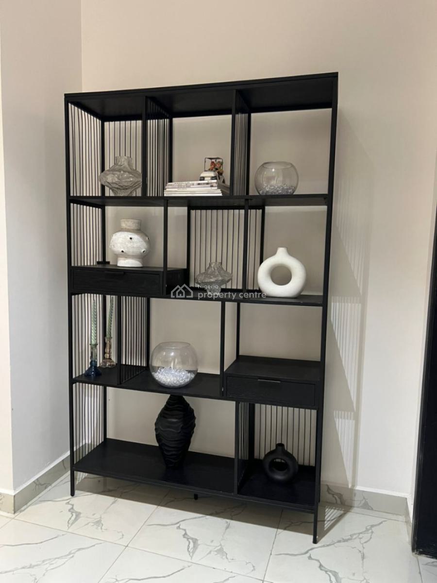 a Classic Furnished 3bedroom Penthouse, in The Heart of Lekki Phase1, Lekki Phase 1, Lekki, Lagos, Block of Flats for Sale