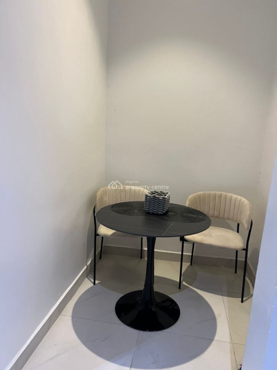 a Classic Furnished 3bedroom Penthouse, in The Heart of Lekki Phase1, Lekki Phase 1, Lekki, Lagos, Block of Flats for Sale