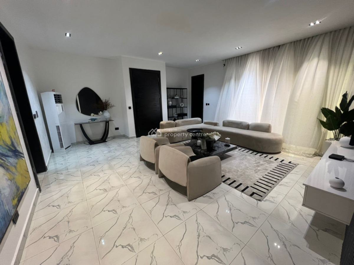 a Classic Furnished 3bedroom Penthouse, in The Heart of Lekki Phase1, Lekki Phase 1, Lekki, Lagos, Block of Flats for Sale