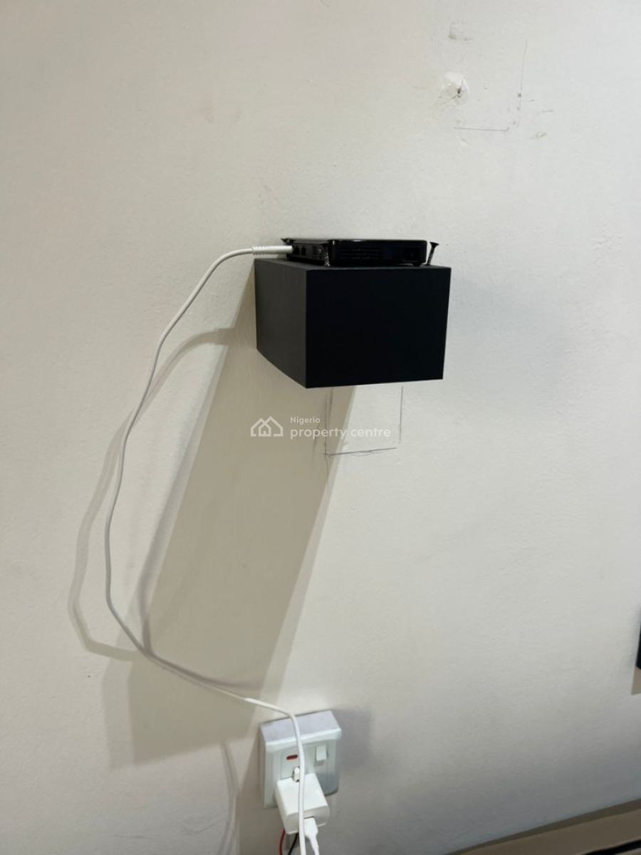 a Classic Furnished 3bedroom Penthouse, in The Heart of Lekki Phase1, Lekki Phase 1, Lekki, Lagos, Block of Flats for Sale