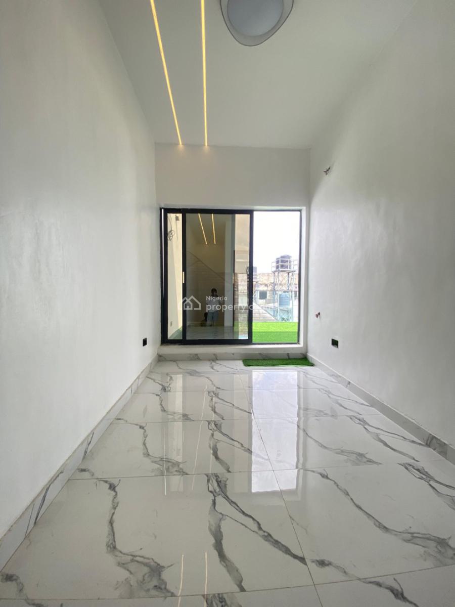 5 Bedroom Terrace Duplex with Bq and Pool, Osapa, Lekki, Lagos, Terraced Duplex for Sale