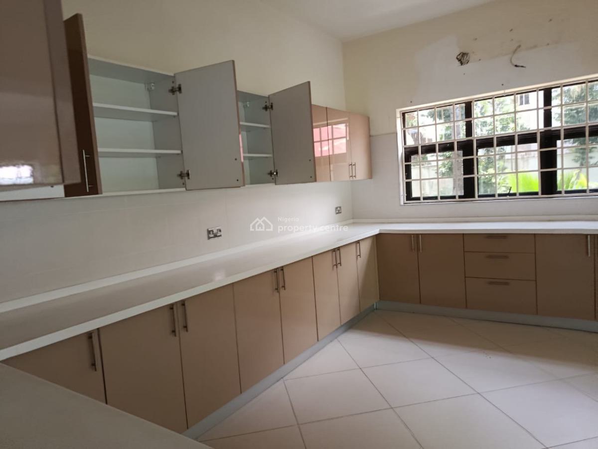 Massive and Clean 5 Bedroom Detached Duplex with 7 Rooms Boys Quarters, Ikoyi, Lagos, Detached Duplex for Rent