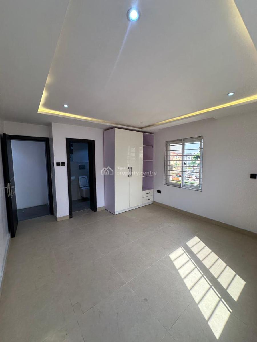 Standard Luxury Spacious 3 Bedroom Apartment, Lekki Phase 1, Lekki, Lagos, Flat / Apartment for Sale