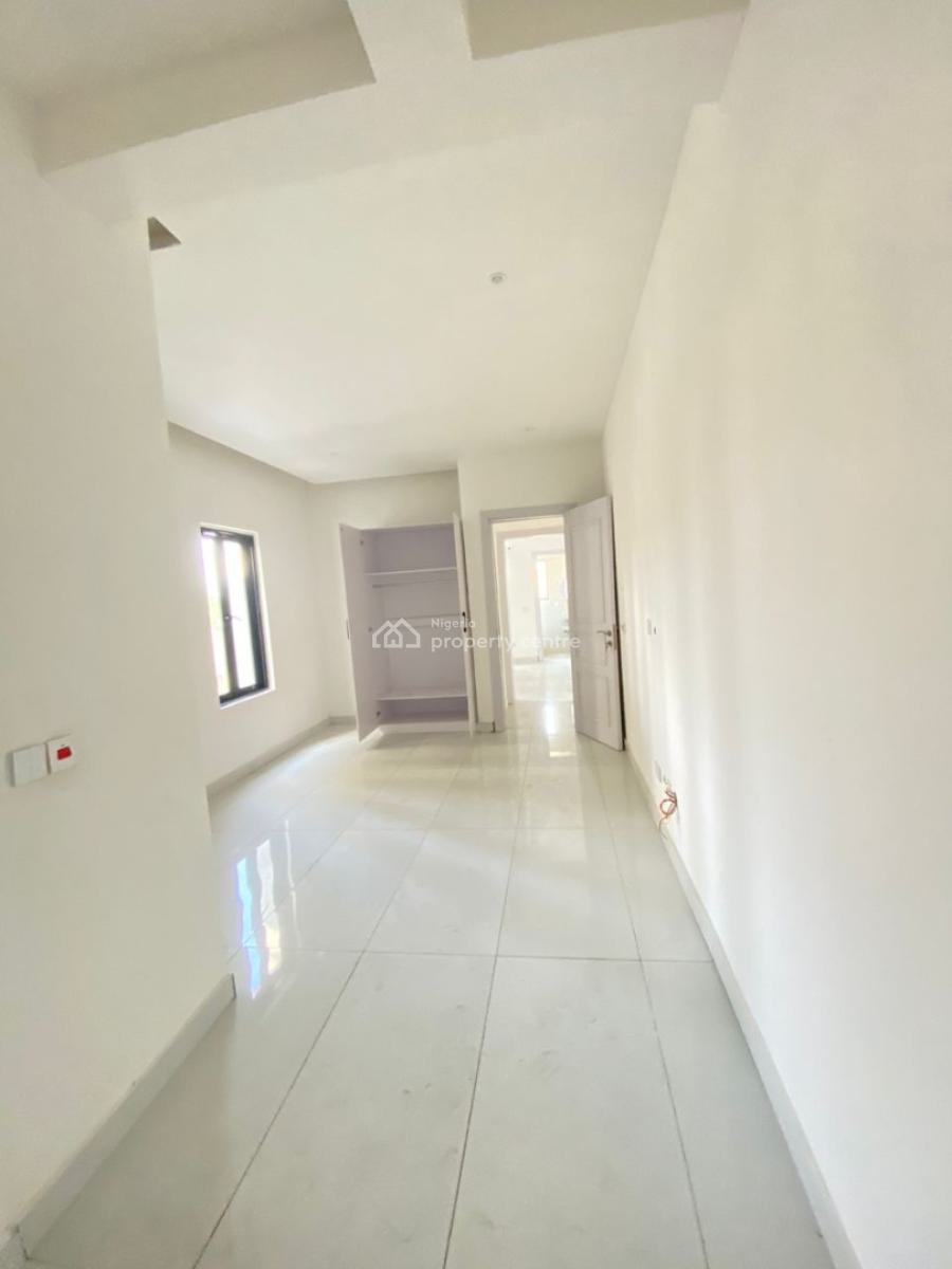 Newly Built 2 Bedroom Apartment, Ikate, Lekki, Lagos, Block of Flats for Sale