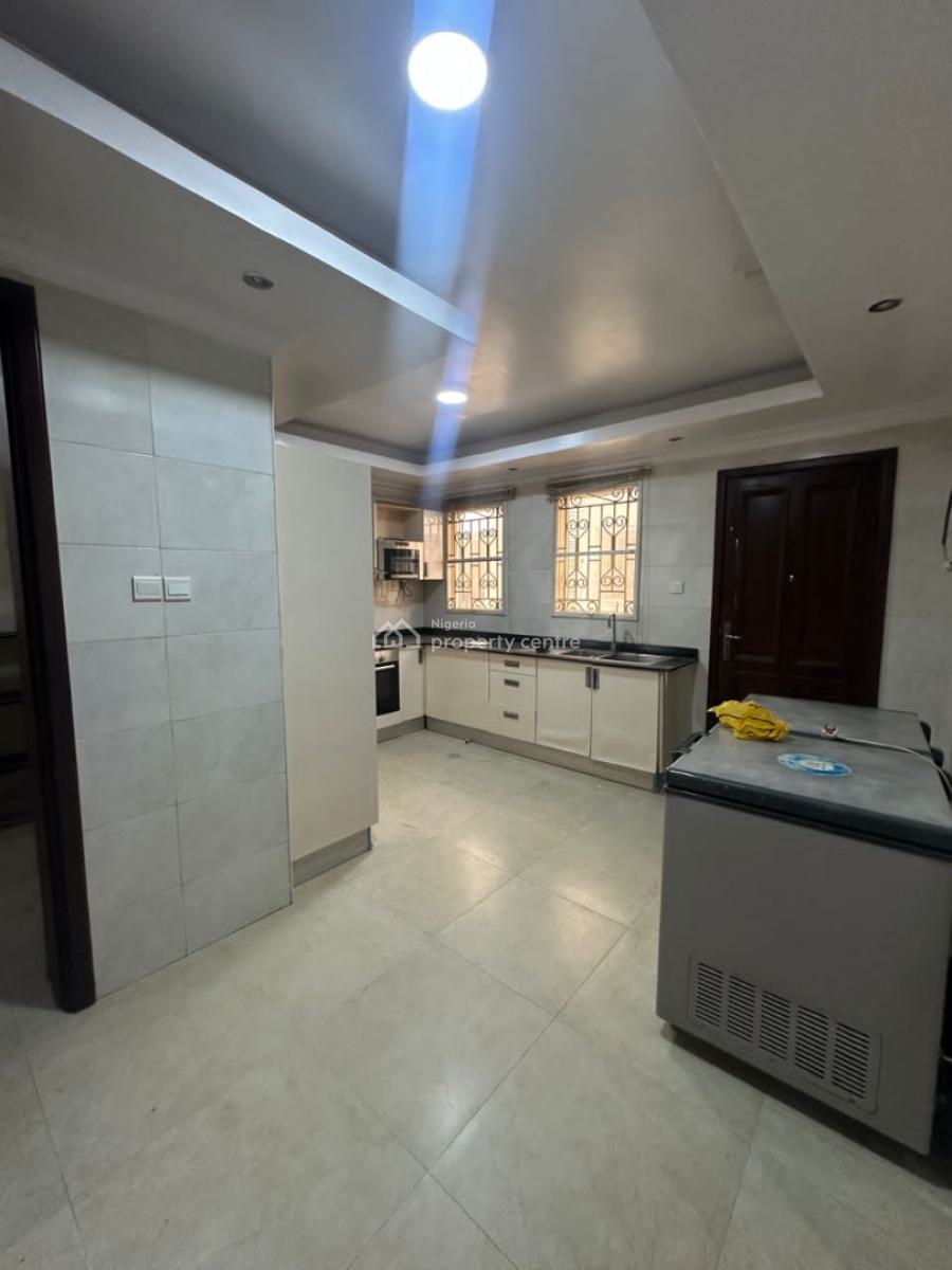 1 Bedroom Apartment, Lekki Phase 1, Lekki, Lagos, Flat / Apartment for Rent